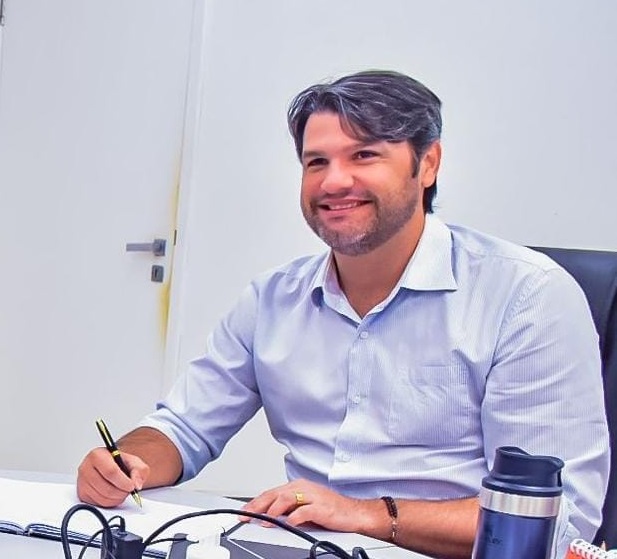 Léo Bezerra diz que Cícero Lucena e João Azevêdo devem se reunir para reordenar espaços do PSB na gestão Léo Bezerra diz que Cícero Lucena e João Azevêdo devem se reunir para reordenar espaços do PSB na gestão