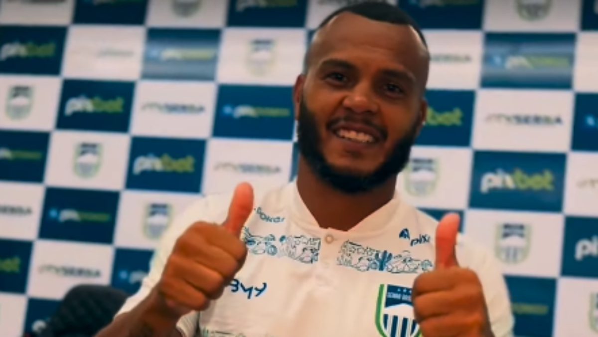Serra Branca anuncia a contratação do lateral Jefferson Feijão, ex-Santa Cruz Jefferson Feijão, lateral do Serra Branca. Foto: Reprodução/Serra Branca EC