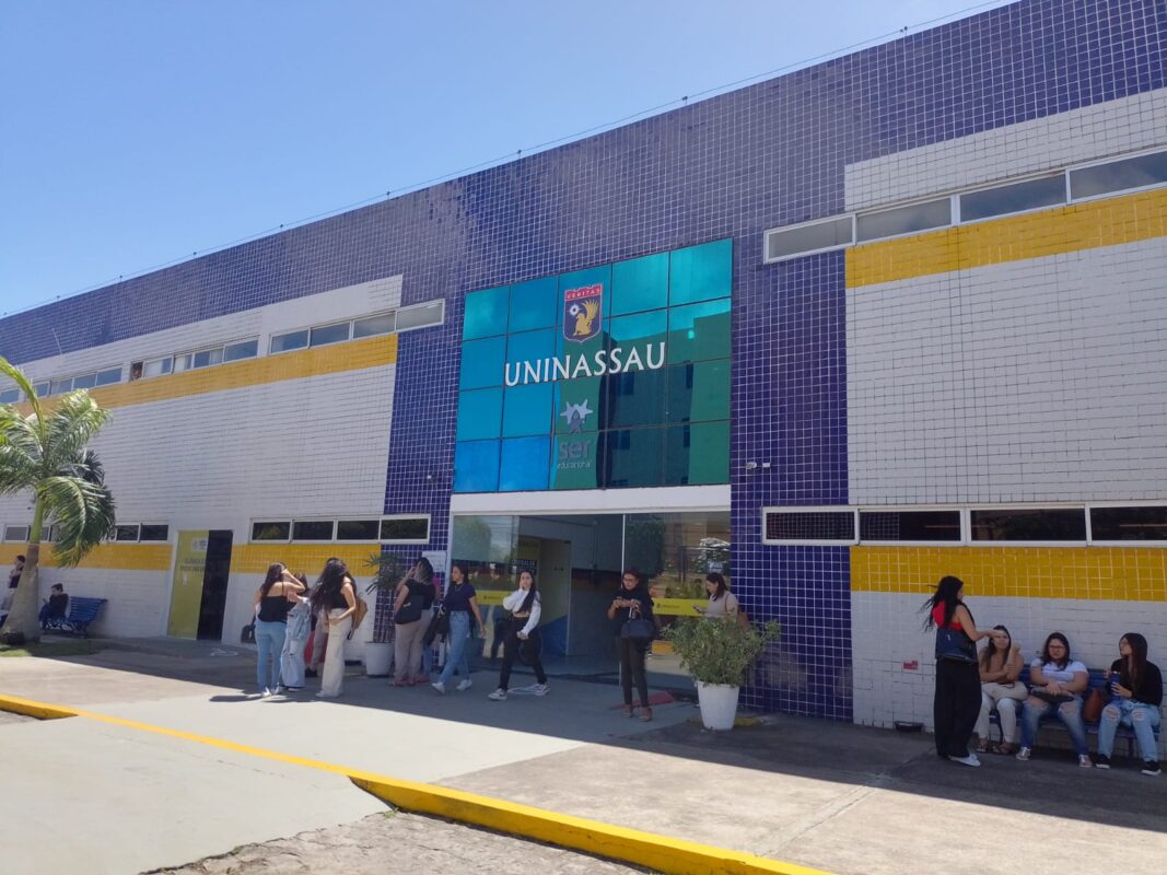 Centro universitário abre vagas de emprego para telefonista e outros cargos em Campina Grande uninassau