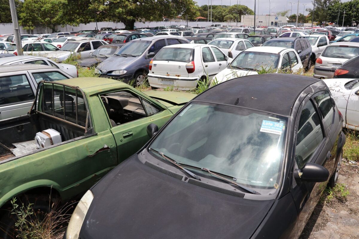 Mais de 700 veículos vão à leilão na Paraíba com lance mínimo inicial de R$ 100; saiba como participar Prefeitura de Itaporanga leiloa mais de R$ 668 mil em veículos e equipamentos