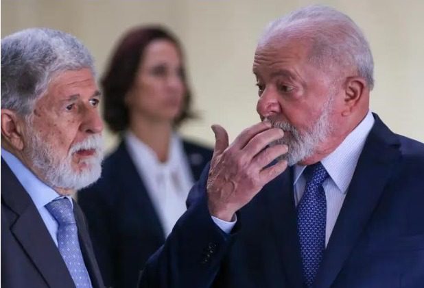 Após ser considerado 'persona non grata' por Israel, Lula se reúne com Amorim e ministros do governo Após ser considerado 'persona non grata' por Israel, Lula se reúne com Amorim e ministros do governo