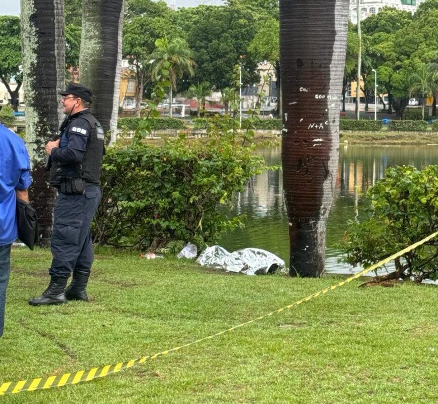 Homem é assassinado e corpo é encontrado no Parque da Lagoa, em João Pessoa Homem é assassinado e corpo é encontrado no Parque da Lagoa, em João Pessoa