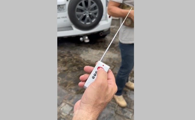 Vídeo mostra como funciona o bloqueador de alarme, equipamento usado por criminosos para roubar e furtar carros Bloqueador, Carros, Veículos