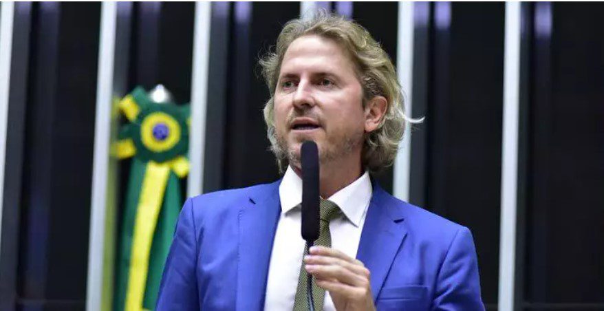 Zeca Dirceu afirma que, apesar da violência dos bandidos, a mãe está bem