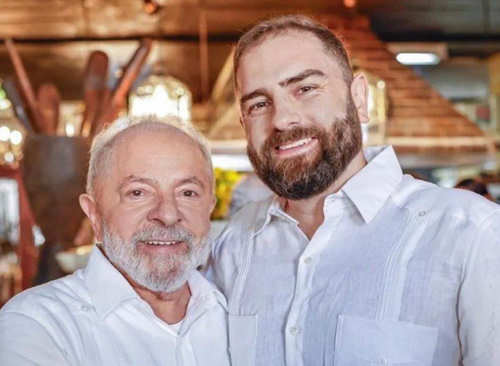 Filho de Lula critica exclusão do nome de Marisa Letícia em publicação nas redes do presidente Lula, Filho, Presidente