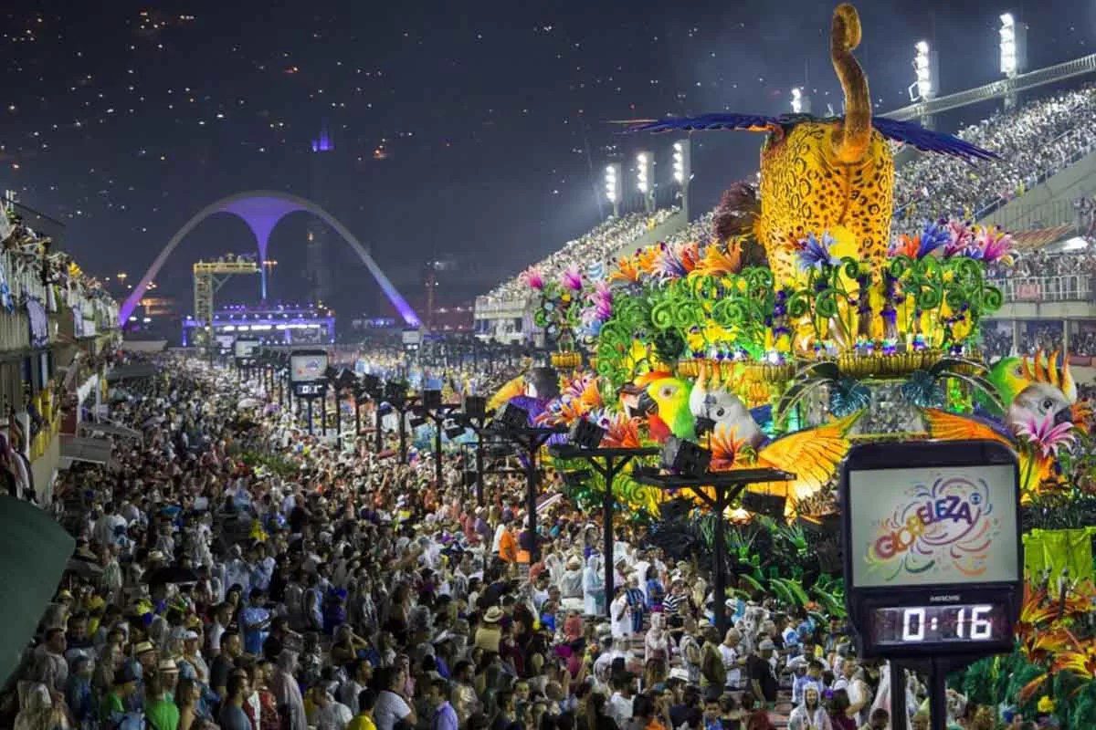 Confira quais escolas de samba desfilam hoje na Marquês de Sapucaí, no Rio de Janeiro Carnaval, escolas, samba