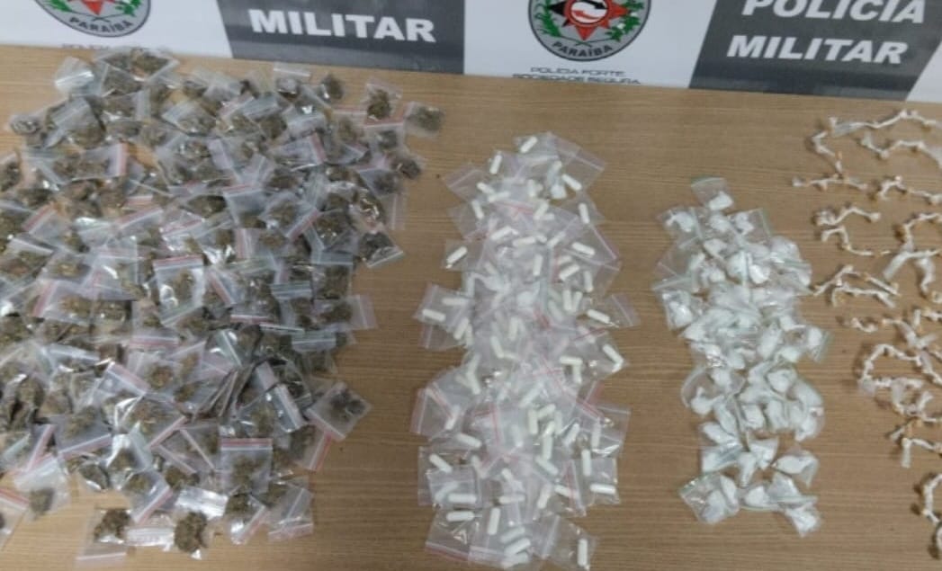 Polícia Militar apreende mais de 230 papelotes de cocaína e 200 pedras de crack na Zona Sul de João Pessoa drogas; apreensão; Polícia Militar;