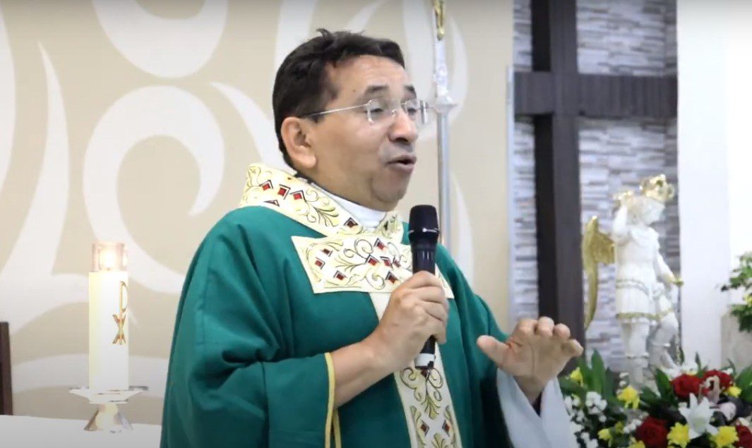 Mais de vinte mil pessoas devem participar da 30ª edição do Retiro de Carnaval da Consolação em João Pessoa Padre Sandro Santos - fundador e moderador geral da Comunidade Consolação