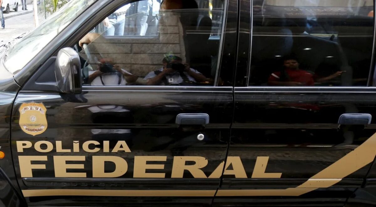 PF cumpre mandados contra aliados de Bolsonaro; Braga Netto, Heleno, Valdemar e Torres são alvos Polícia Federal, rádio, Campina Grande,