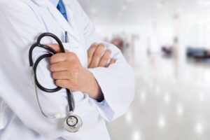 Apenas 6 cursos de medicina têm nota máxima no Enade Apenas 6 cursos de medicina têm nota máxima no Enade