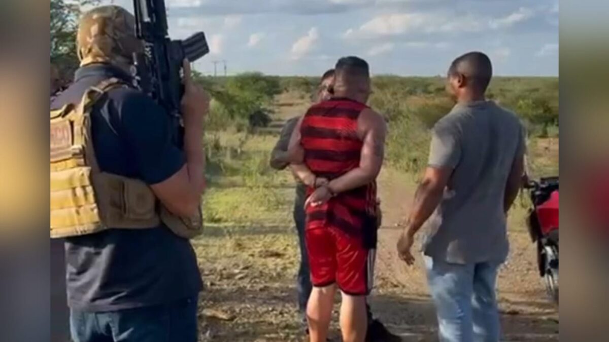 Polícia prende, na Paraíba, um dos líderes do tráfico de drogas do Rio de Janeiro Um dos líderes do tráfico de drogas no Rio de Janeiro foi preso na PB.