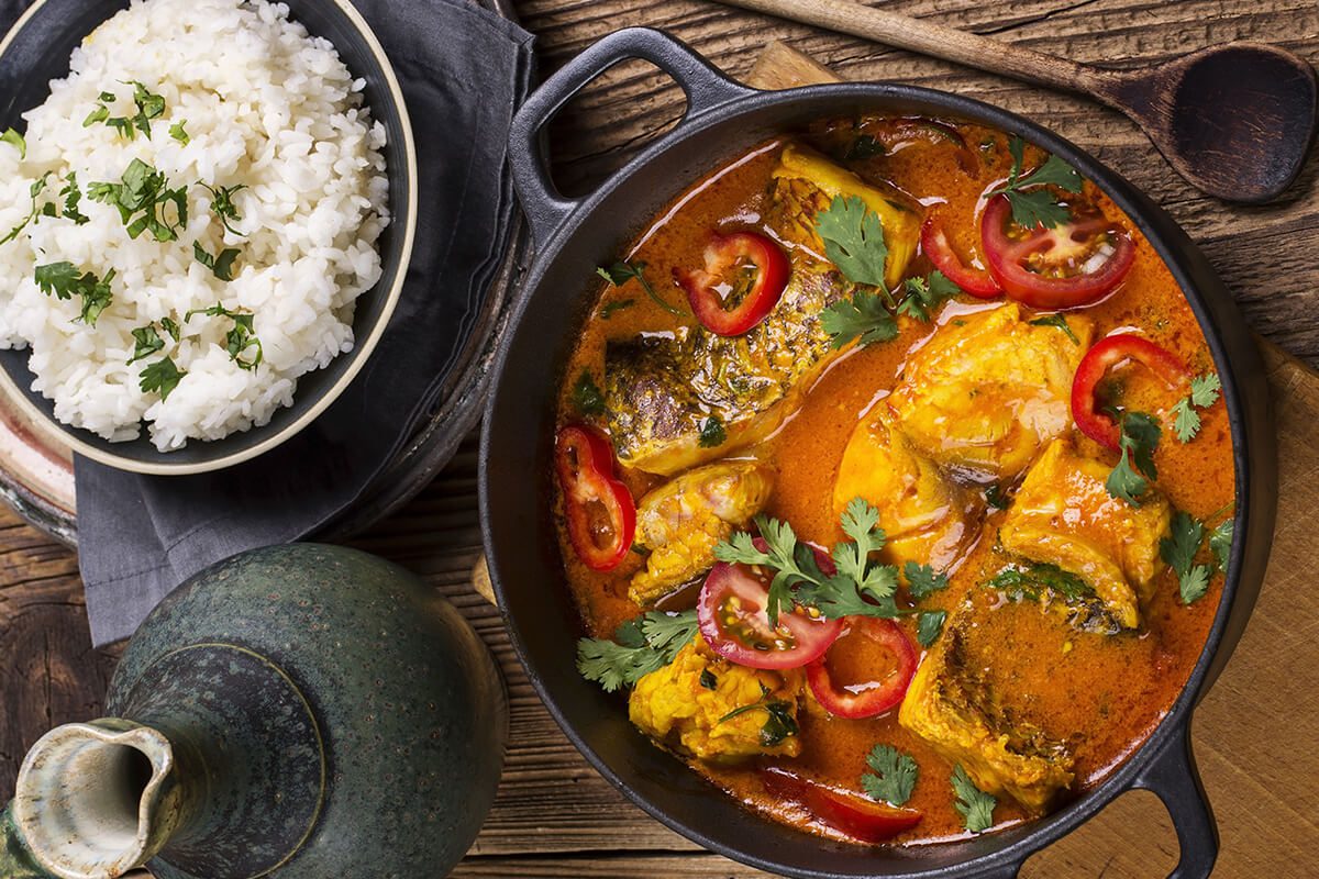 SEXTA-FEIRA SANTA - Moqueca de peixe ao molho de dendê SEXTA-FEIRA SANTA - Moqueca de peixe ao molho de dendê