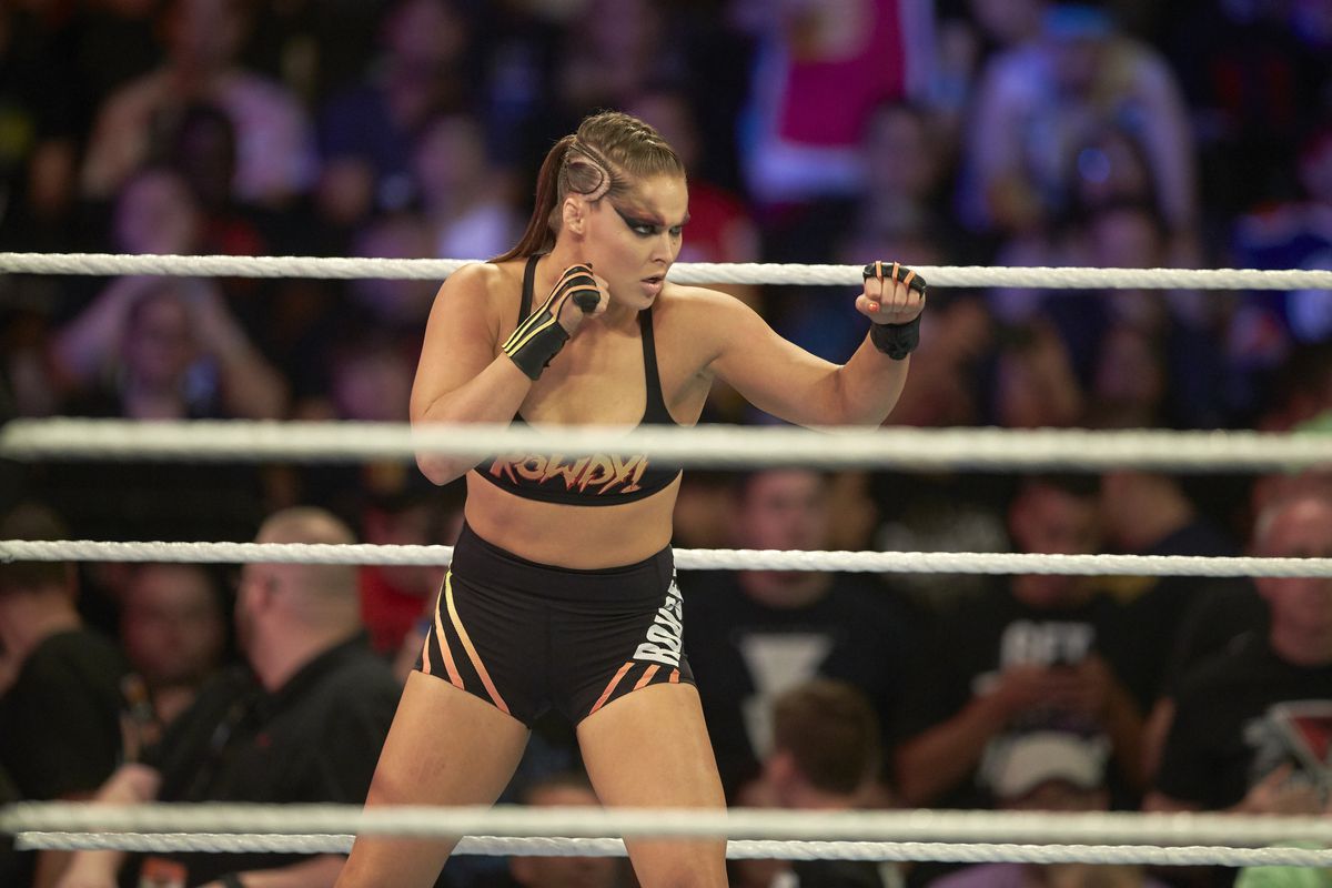 Ronda Rousey revela em biografia a razão de aposentadoria precoce no MMA Ronda Rousey revela em biografia a razão de aposentadoria precoce no MMA