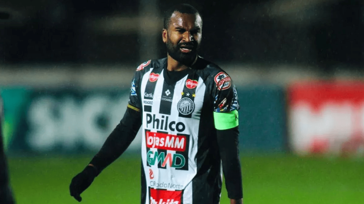 Botafogo-PB anuncia as contratações do zagueiro Reniê e do meia Warley para a sequência da temporada Botafogo-PB anuncia duas contratações.