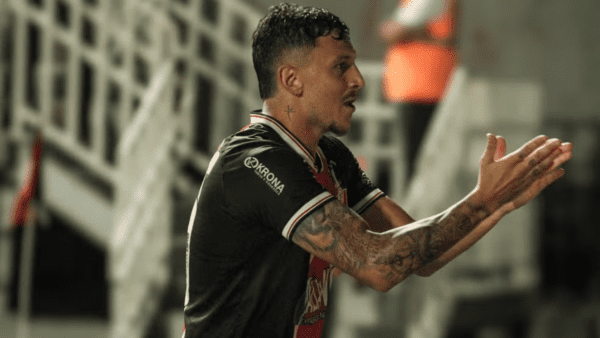 Warley chega no Botafogo-PB.