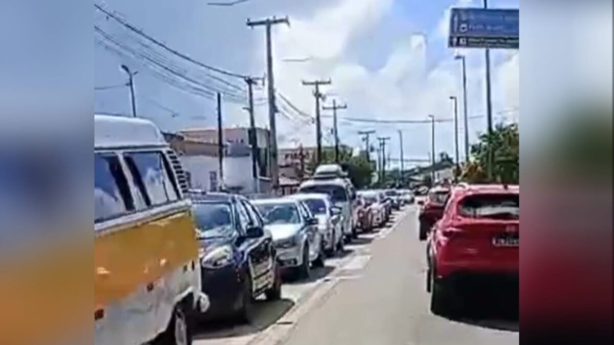 Cabedelo registra congestionamento com fluxo de visitantes rumo ao navio de guerra congestionamento, visitacao, navio, cabedelo