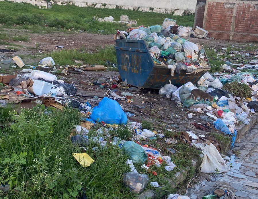 Massaranduba enfrenta caos pós-chuvas: moradores clamam por ação contra lixo nas ruas Lixo, Massaranduba, Prefeito