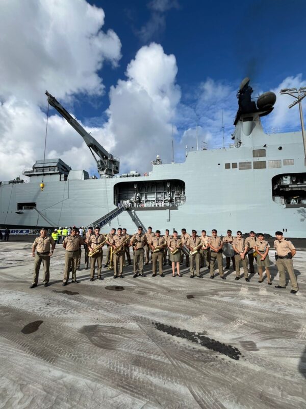 Maior navio de guerra da América Latina já está em Cabedelo e será aberto à visitação no domingo; veja fotos e vídeo