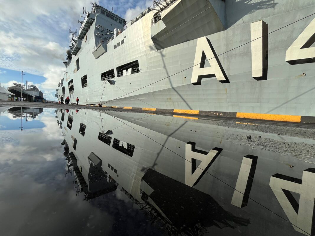 Maior navio de guerra da América Latina atracado em Cabedelo comporta 18 aeronaves e 800 militares; conheça detalhes do NAM Atlântico