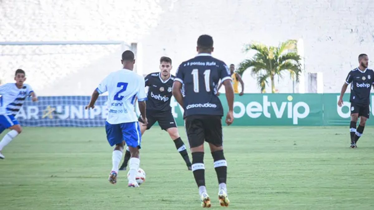 Em jogo de duas expulsões, Treze vence CSP e assume a vice-liderança do Paraibano Treze vence os CSP por 2 x 1 no Campeonato Paraibano
