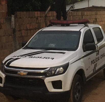 Homem é tirado de dentro de casa e assassinado em área de mata no Conde Polícia prende três homens por homicídios, organização criminoso e ataques em Lucena