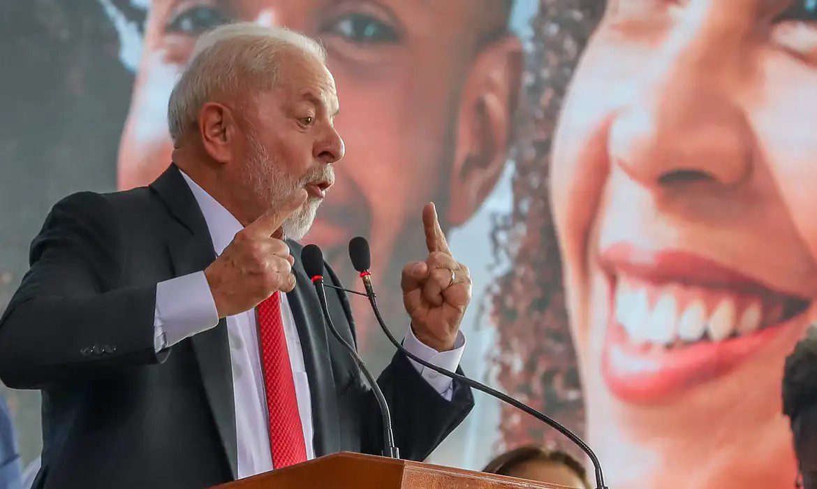 Lula deve manter saída temporária de presos apenas para visitas a familiares