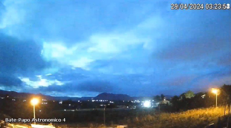 Vídeo mostra queda de meteoro e clarão tomando conta do céu no Brasil; assista vídeo, meteoro, Sul, luminosidade, observatórios, registro