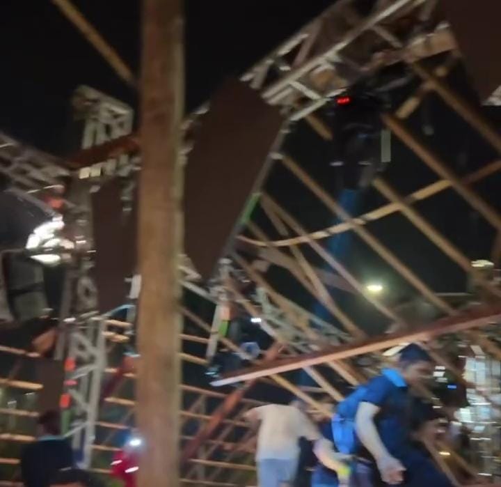 Estrutura que desabou, em imagem capturada na noite do domingo (28). (foto reprodução/redes sociais)
