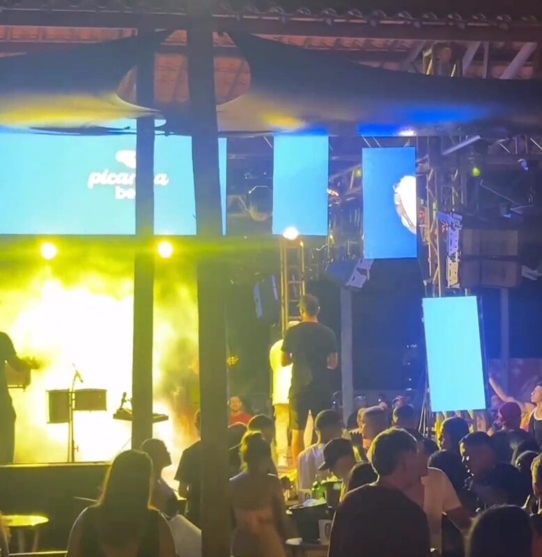 Estrutura que desabou, em imagem capturada na noite do domingo (28).