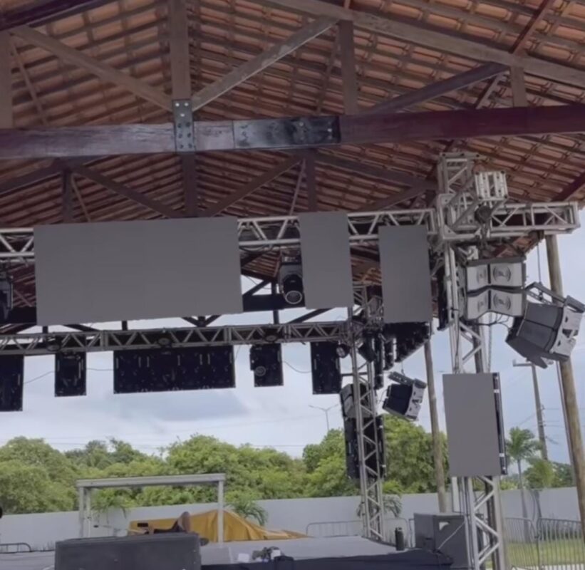 Estrutura que desabou, em imagem capturada na manhã do domingo (28).