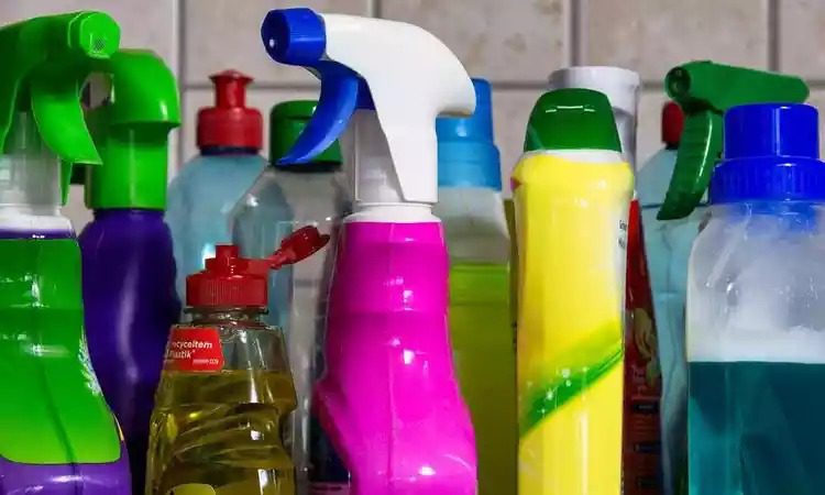 Umbuzeiro vai desembolsar quase R$ 250 mil para comprar desinfetantes, cloro e outros produtos de limpeza Produtos de limpeza (foto: ilustração/Willfried Wende/Pixabay)