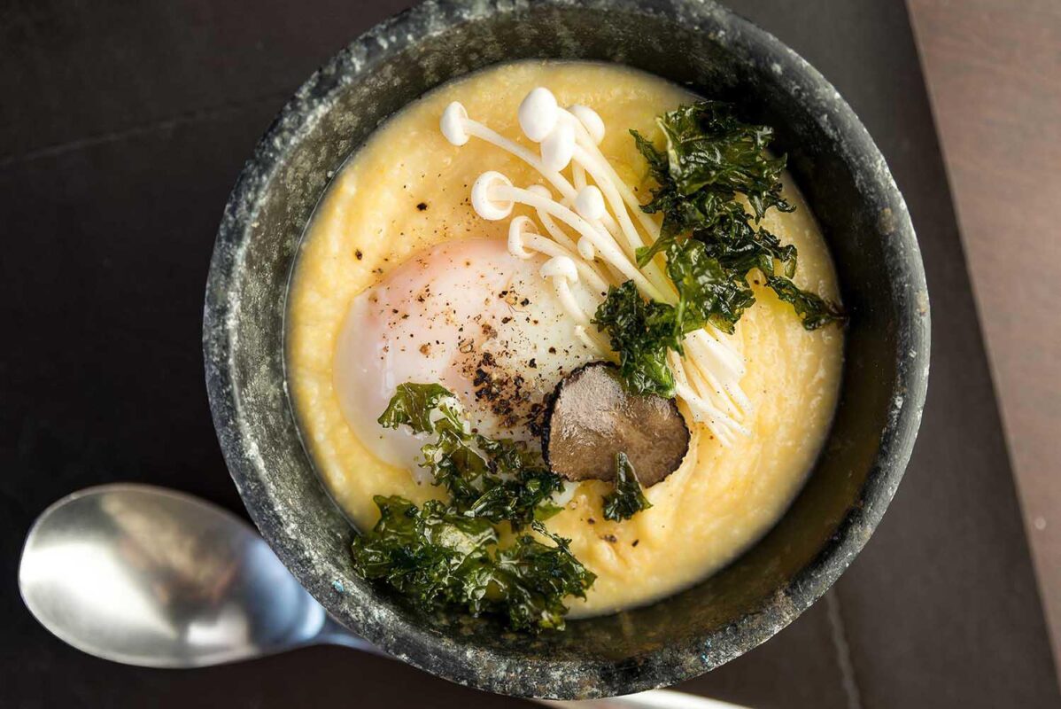 Receita refinada de Polenta com Uovo e Tartufo para seu jantar especial Receita refinada de Polenta com Uovo e Tartufo para seu jantar especial