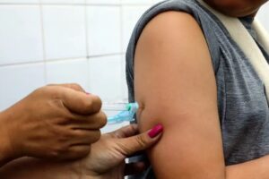 Governador sanciona lei que libera vacinação domiciliar para pessoas com autismo na Paraíba