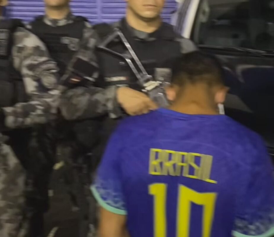 Polícia prende homem com arma e munições em comunidade de Cabedelo homem
