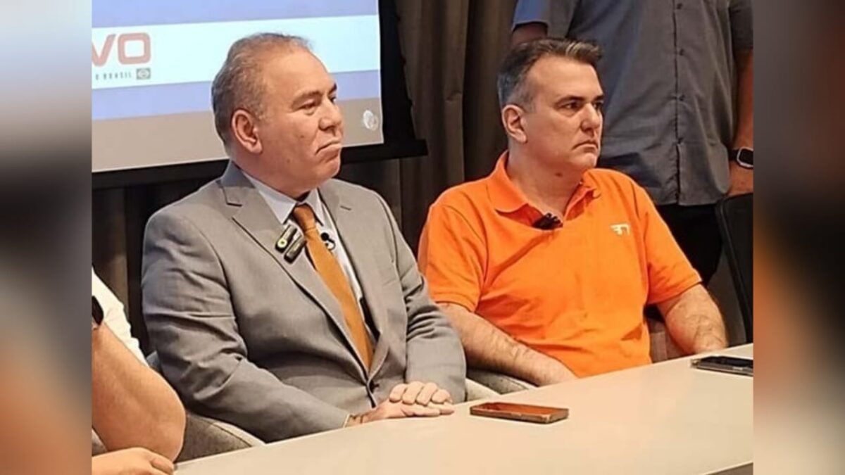 Após visita de Bolsonaro, Sérgio Queiroz poderá desistir de compor chapa com Marcelo Queiroga Marcelo Queiroga (a esquerda) e Sérgio Queiroz (a direita)