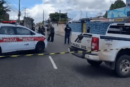 Travesti é morta a golpes de faca no bairro de Jaguaribe, em João Pessoa Travesti é morta a golpes de faca no bairro de Jaguaribe, em João Pessoa