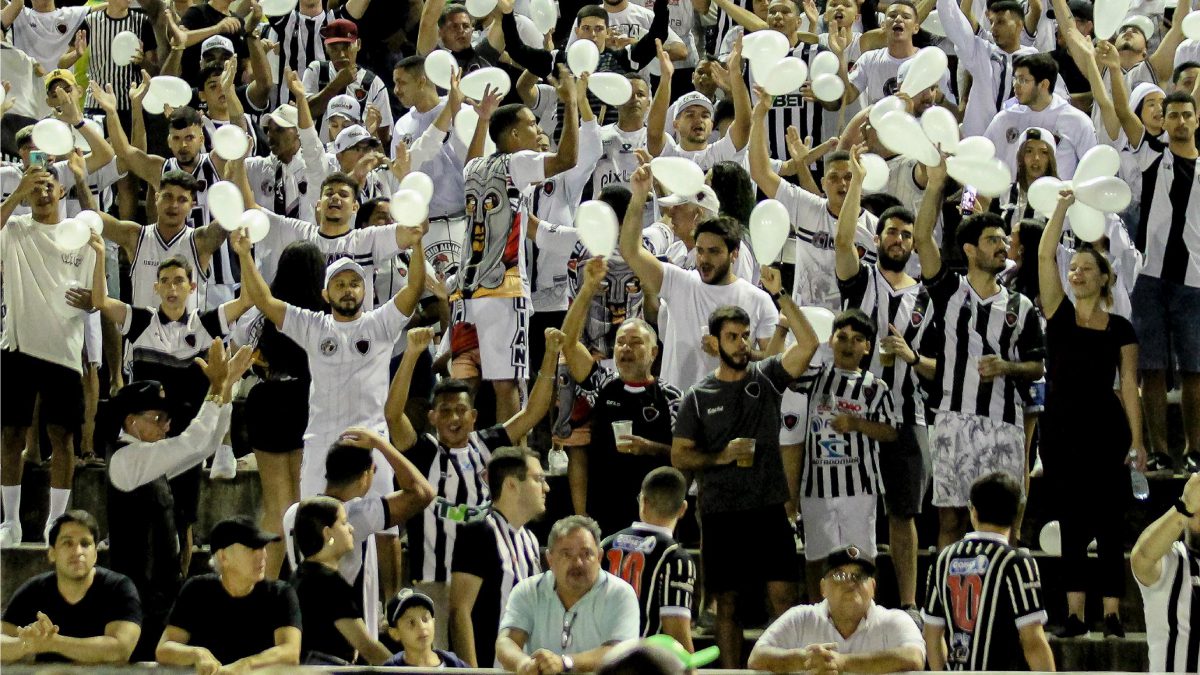 Botafogo-PB disponibiliza ingressos por 1kg de alimento para jogo de volta contra o Treze, pela semifinal do Paraibano Torcida do Botafogo-PB, Almeidão - Foto: Divulgação