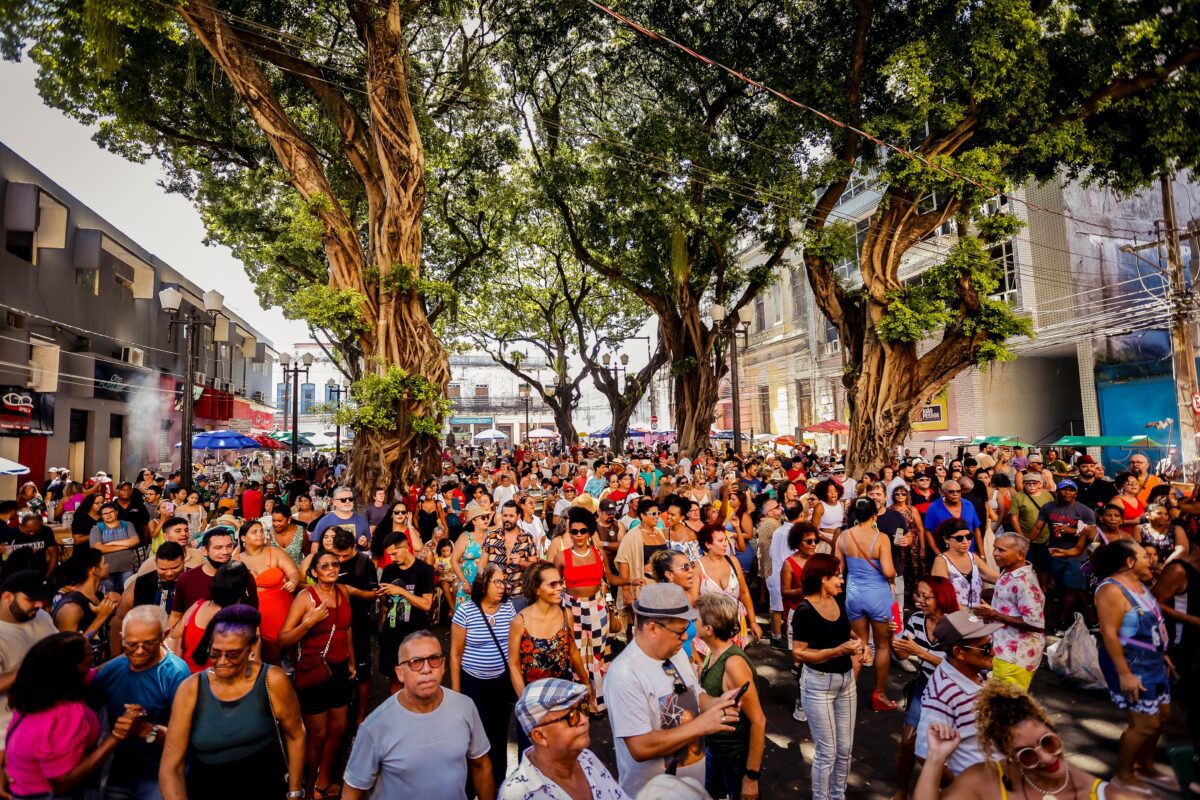 Sabadinho Bom apresenta Israel Sete Cordas na Praça Rio Branco amanhã, em João Pessoa Sabadinho Bom