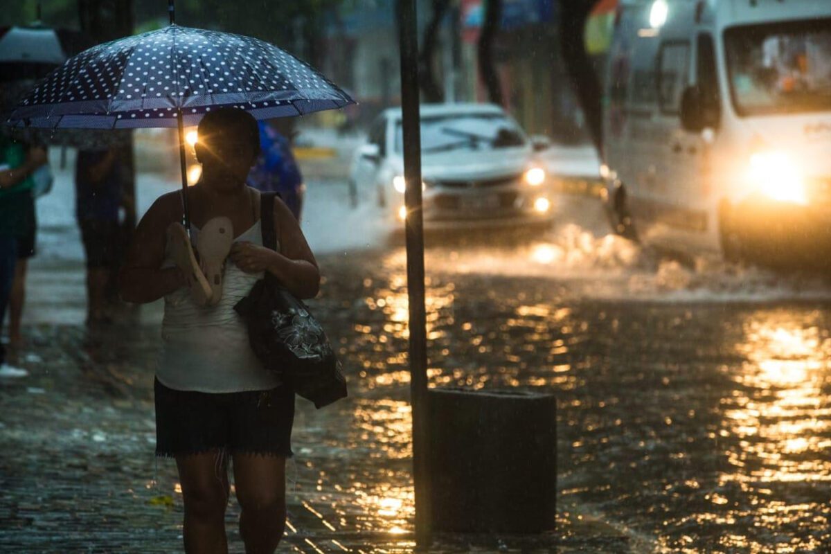 Inmet emite dois alertas de chuvas para cidades da Paraíba com previsão de até 100 mm e ventos de 60 km/h; confira aqui Inmet emite dois alertas de chuvas para cidades da Paraíba com previsão de até 100 mm e ventos de 60 km/h