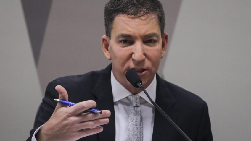 Glenn Greenwald defende Musk: 'X não será arma de regime de censura judicial' Glenn Greenwald defende Musk: 'X não será arma de regime de censura judicial'