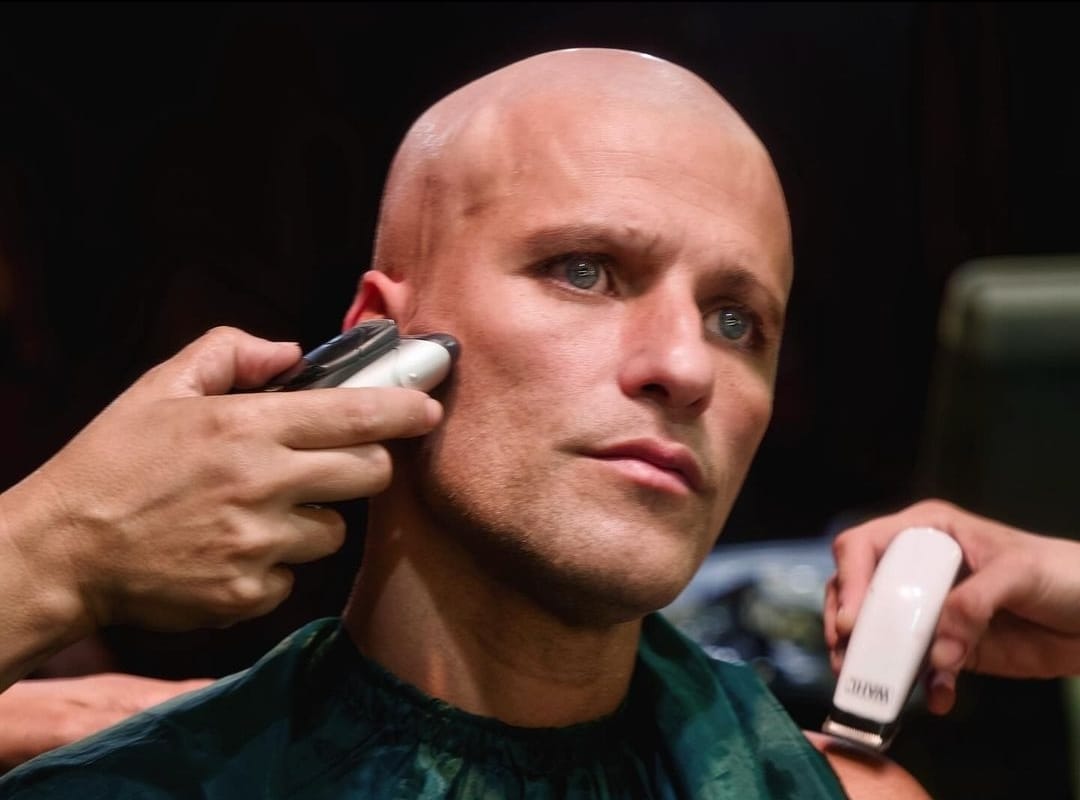 Bruno Gagliasso compartilha fotos após perder 14kg para novo papel Bruno Gagliasso, peso, careca, cinema
