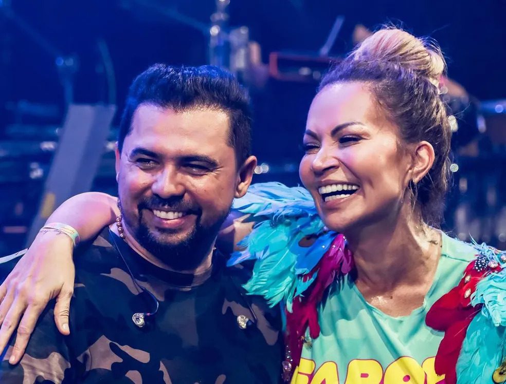 FAKE: assessoria de Solange Almeida nega que cantora vai se apresentar com Xand em turnê Xand e Solange tiveram 'reencontro' em 2021. aviões do forró