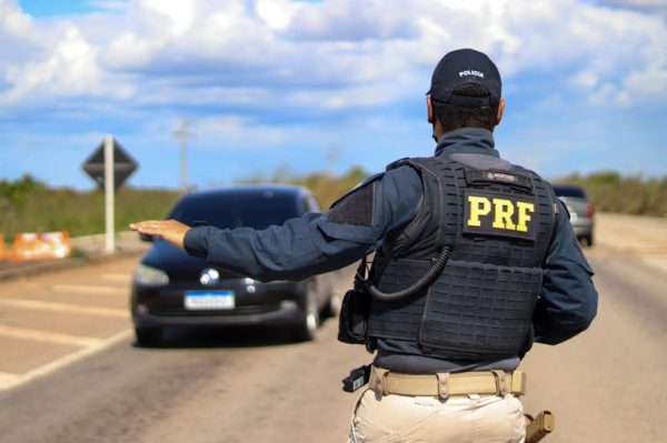 Chefe da PRF em Campina Grande detalha interdição na BR-230 nesta sexta-feira Trecho da BR-230 em Campina Grande é interditada hoje para detonação de rochas às margens da pista