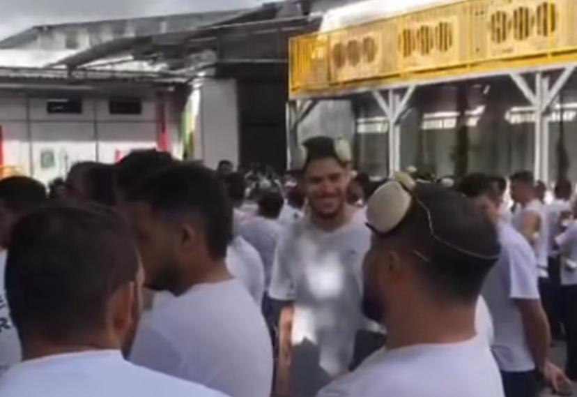 Funcionários da Alpargatas realizam paralisação após redução de benefícios, em Campina Grande Funcionários da Alpargatas realizam paralisação após redução de benefícios, em Campina Grande