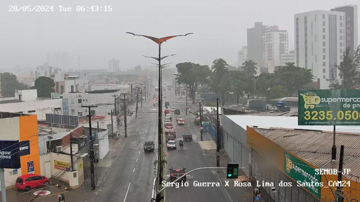 FOTOS e VÍDEOS: com fortes chuvas, João Pessoa registra diversos pontos de alagamento e trânsito lento FOTOS e VÍDEOS: com fortes chuvas, João Pessoa registra diversos pontos de alagamento e trânsito lento