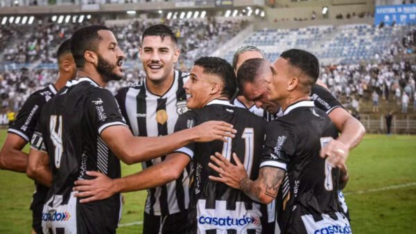 Elenco comemorando gol - Foto: Daniel Vieira / Treze-PB