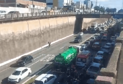 Motociclista morre após colisão na BR-230 em João Pessoa Motociclista morre após colisão na BR-230 em João Pessoa