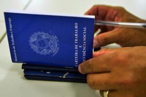 Sine-PB disponibiliza mais de 760 vagas de emprego nesta segunda-feira Sine-PB disponibiliza mais de 760 vagas de emprego nesta segunda-feira