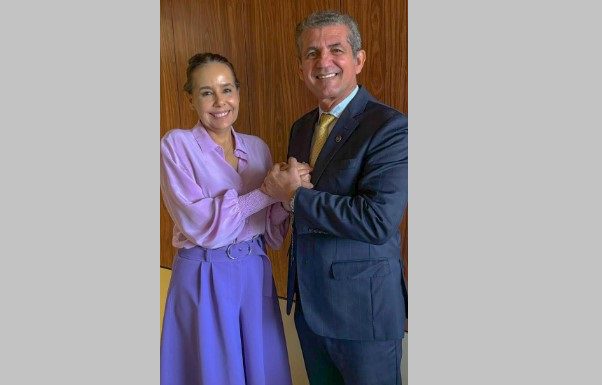 Advogada e professora Maria Cristina Santiago anuncia apoio a Paulo Maia Kiu, Advogada