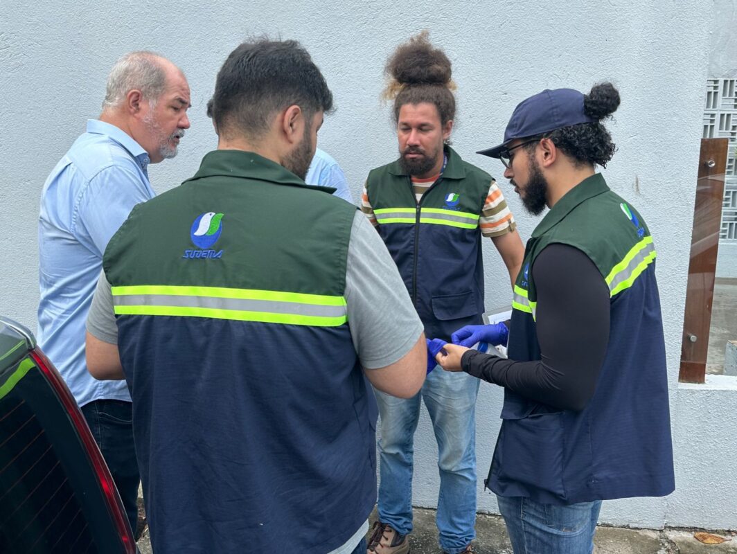 Bar do Cuscuz e quiosques são multados em R$ 50 mil por lançar esgoto na Orla de João Pessoa